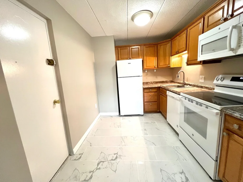 2 bed, 1 bath apartment for rent at 4 Hawes St Unit 23, Revere — photo 4 of 19