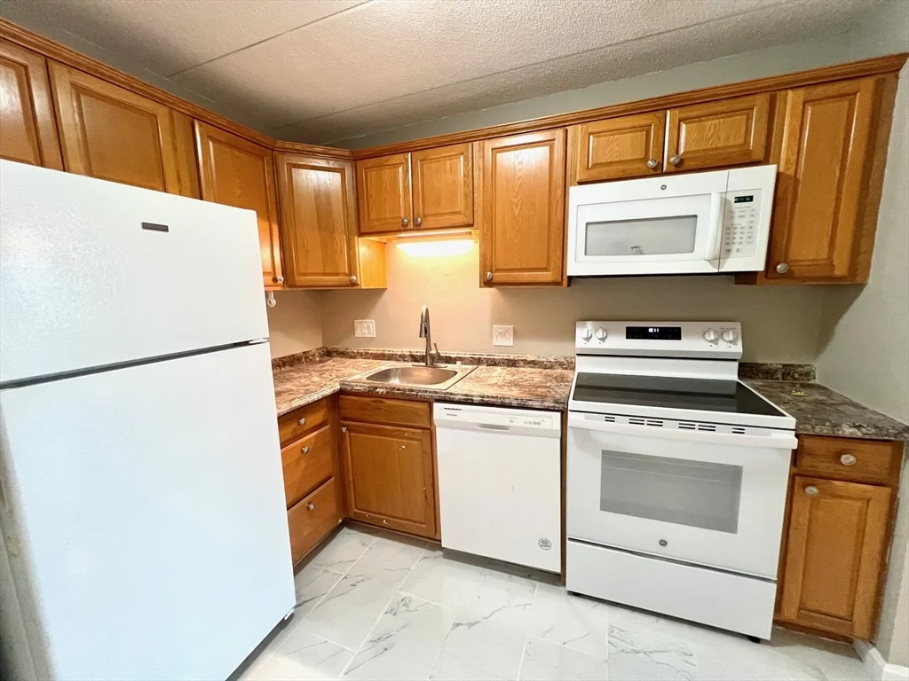 2 bed, 1 bath apartment for rent at 4 Hawes St Unit 23, Revere — photo 3 of 19