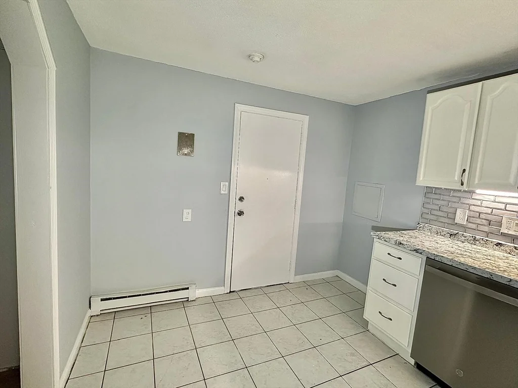 2 bed, 1 bath apartment for rent at 4 Hazelwood Unit 6, Dracut — photo 2 of 12
