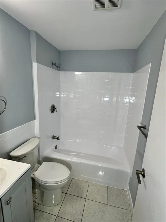 2 bed, 1 bath apartment for rent at 4 Hazelwood Unit 6, Dracut — photo 8 of 12