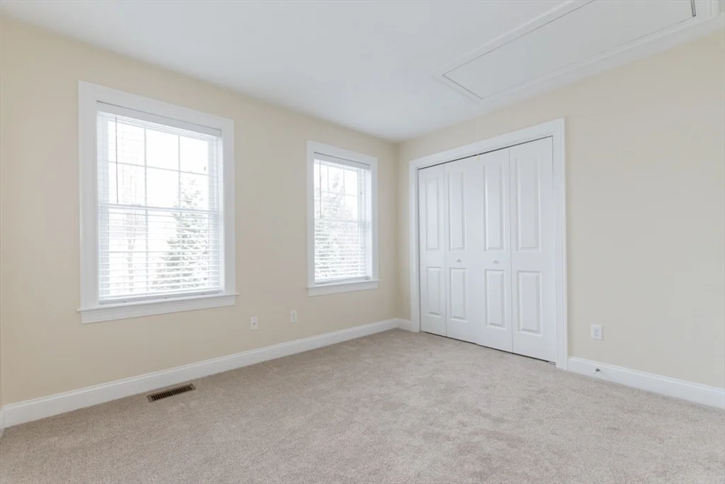 4 bed, 2 bath apartment for rent at 4 Hialeah Ln, Framingham — photo 38 of 42