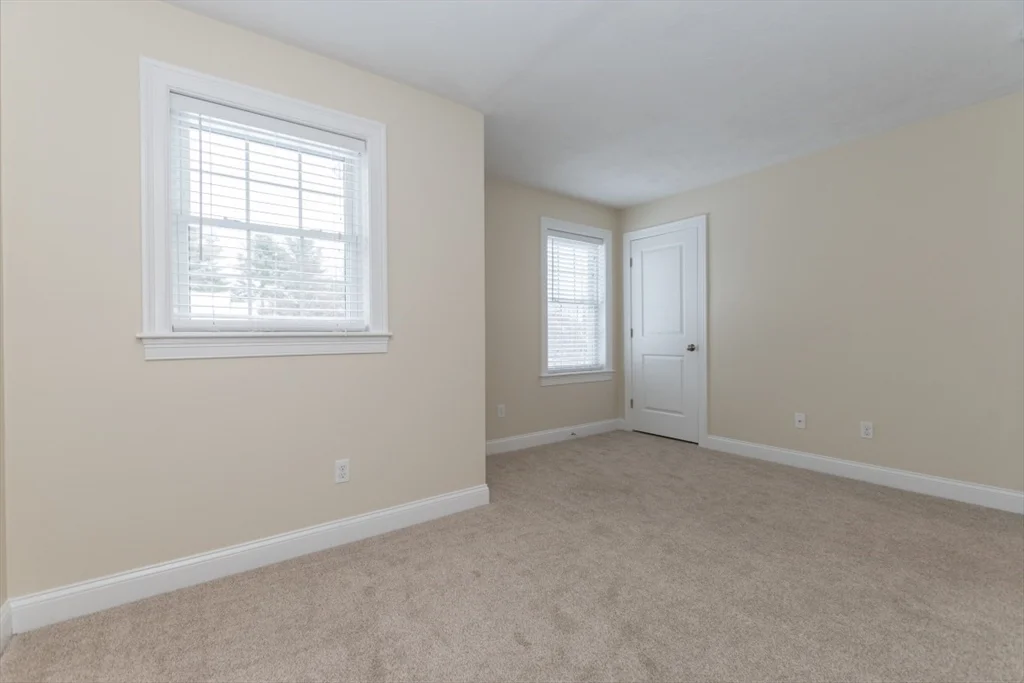 4 bed, 2 bath apartment for rent at 4 Hialeah Ln, Framingham — photo 34 of 42