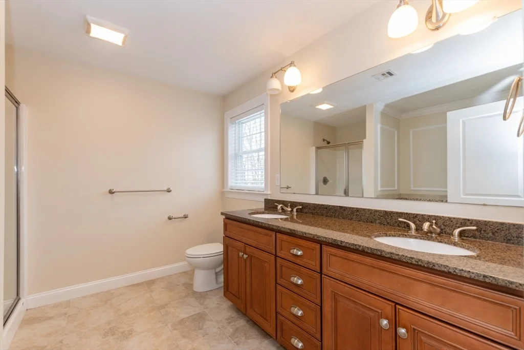 4 bed, 2 bath apartment for rent at 4 Hialeah Ln, Framingham — photo 29 of 42