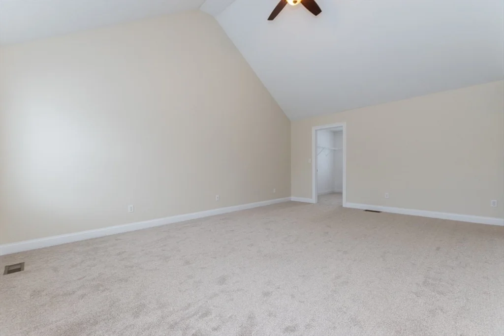 4 bed, 2 bath apartment for rent at 4 Hialeah Ln, Framingham — photo 26 of 42