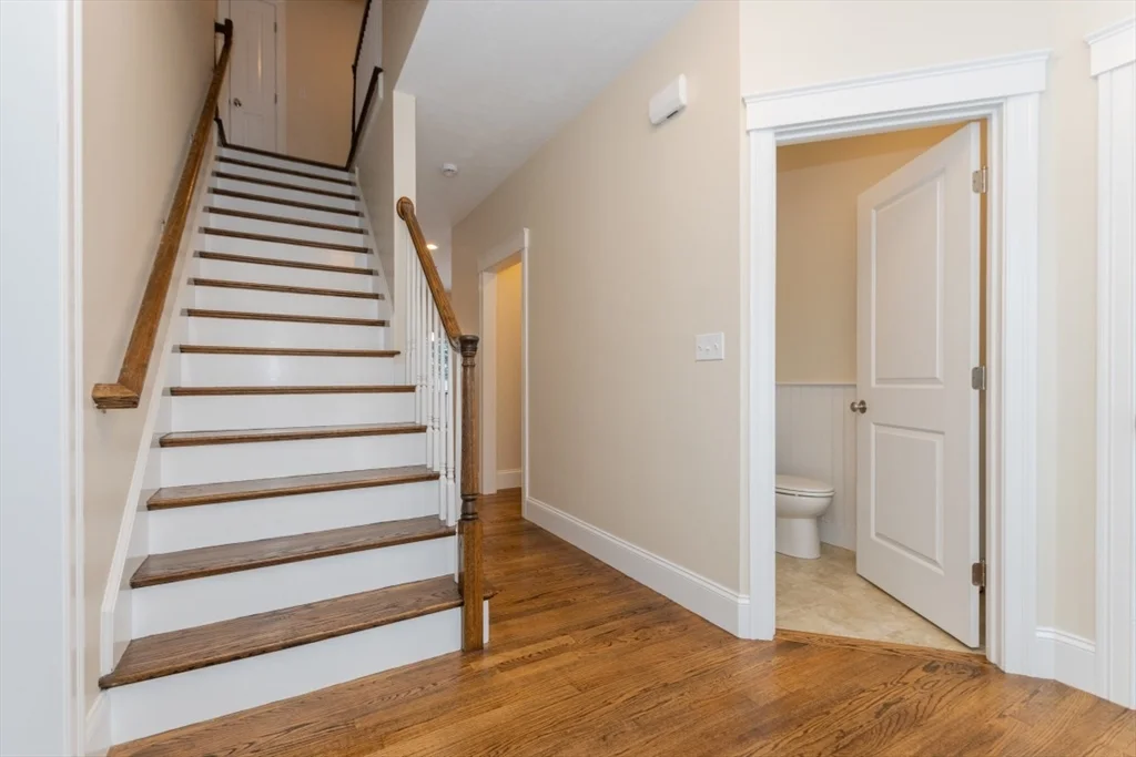 4 bed, 2 bath apartment for rent at 4 Hialeah Ln, Framingham — photo 3 of 42