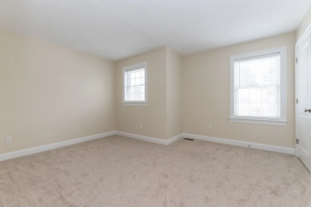 4 bed, 2 bath apartment for rent at 4 Hialeah Ln, Framingham — photo 33 of 42