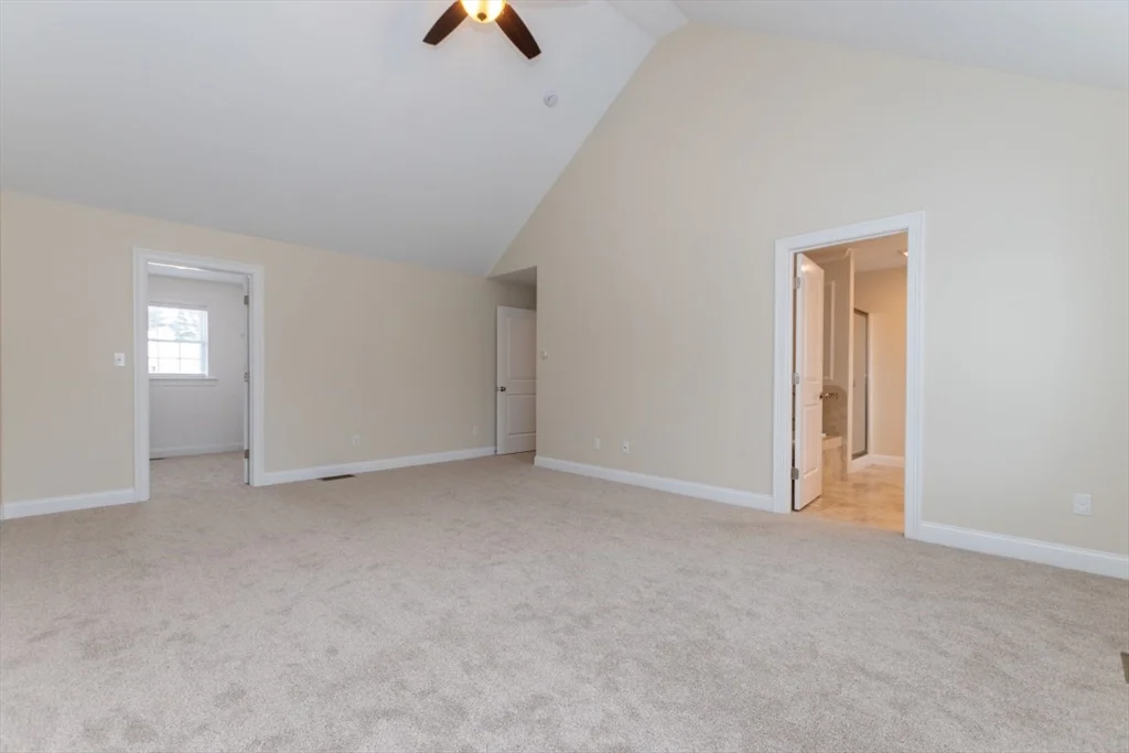 4 bed, 2 bath apartment for rent at 4 Hialeah Ln, Framingham — photo 25 of 42
