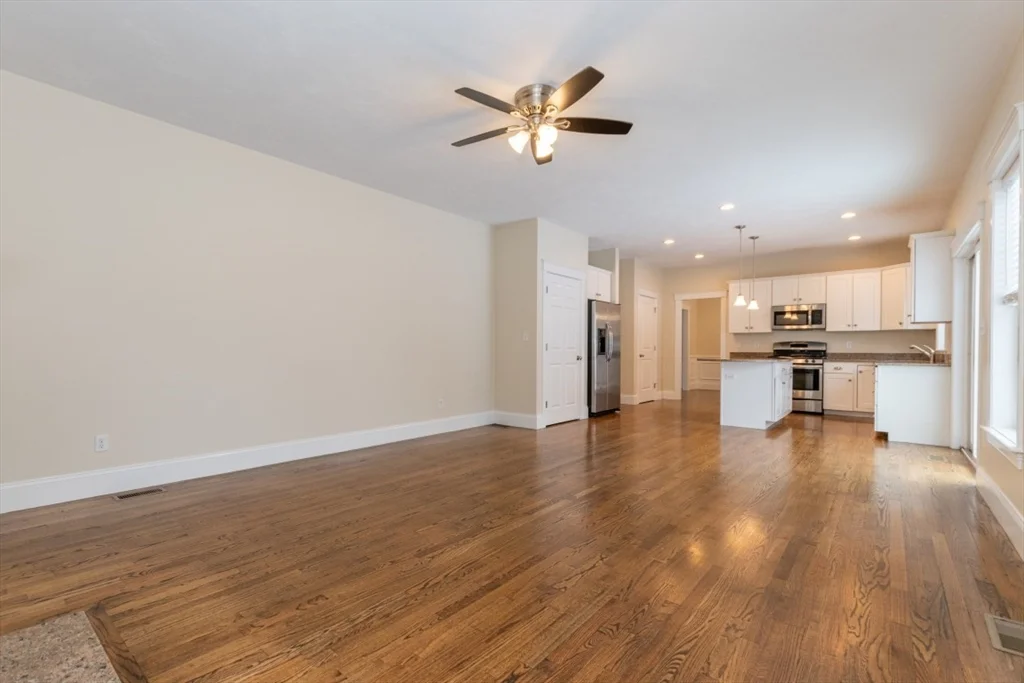 4 bed, 2 bath apartment for rent at 4 Hialeah Ln, Framingham — photo 20 of 42