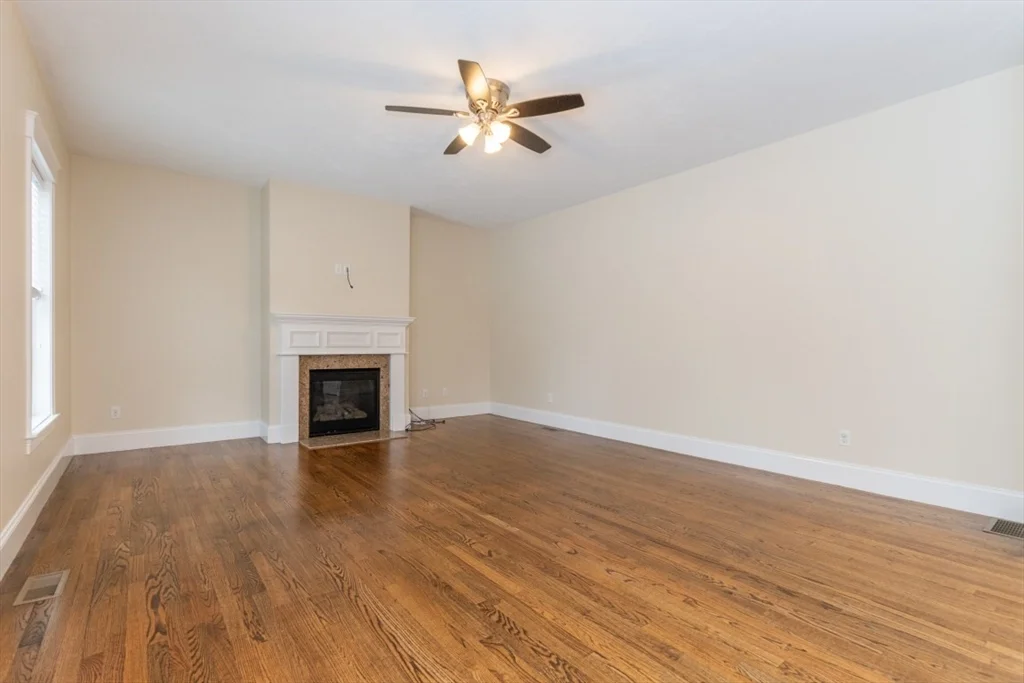 4 bed, 2 bath apartment for rent at 4 Hialeah Ln, Framingham — photo 19 of 42