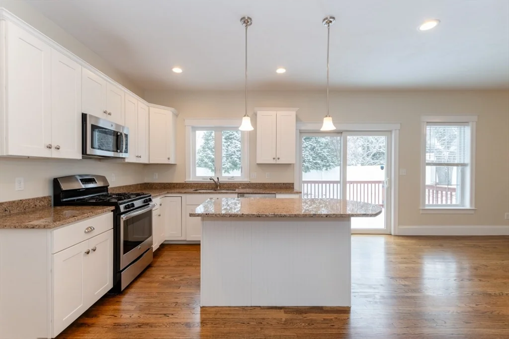 4 bed, 2 bath apartment for rent at 4 Hialeah Ln, Framingham — photo 14 of 42