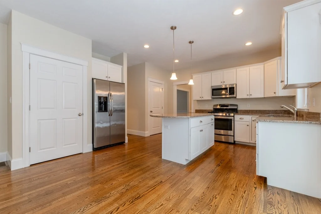 4 bed, 2 bath apartment for rent at 4 Hialeah Ln, Framingham — photo 17 of 42