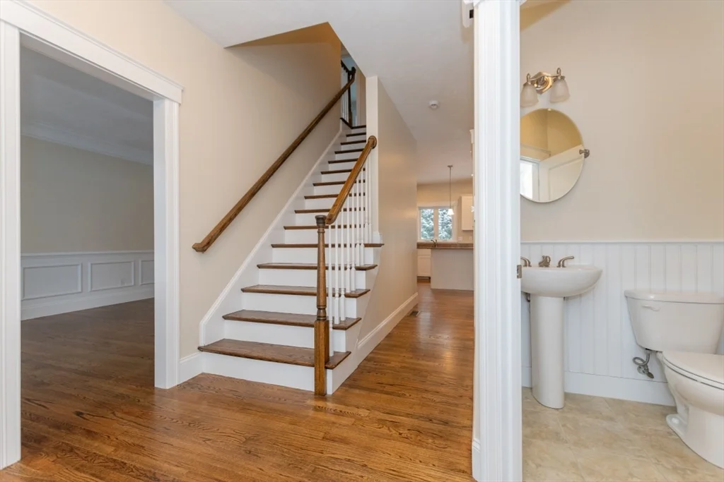 4 bed, 2 bath apartment for rent at 4 Hialeah Ln, Framingham — photo 2 of 42
