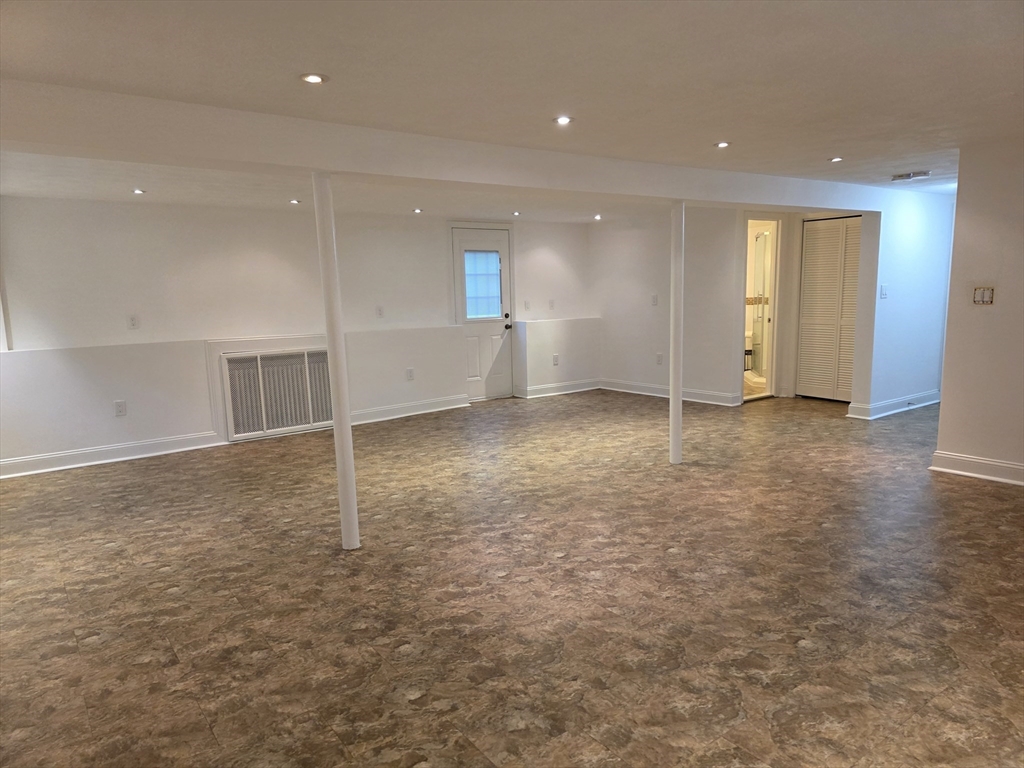 3 bed, 3 bath apartment for rent at 4 Hickey Dr, Framingham — photo 27 of 30
