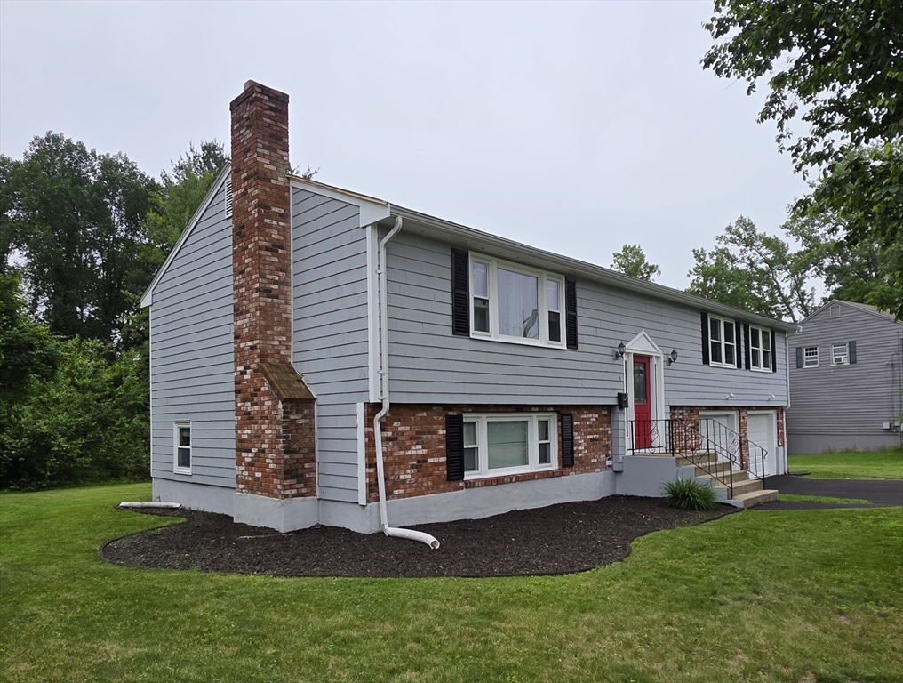 3 bed, 3 bath apartment for rent at 4 Hickey Dr, Framingham — photo 2 of 30