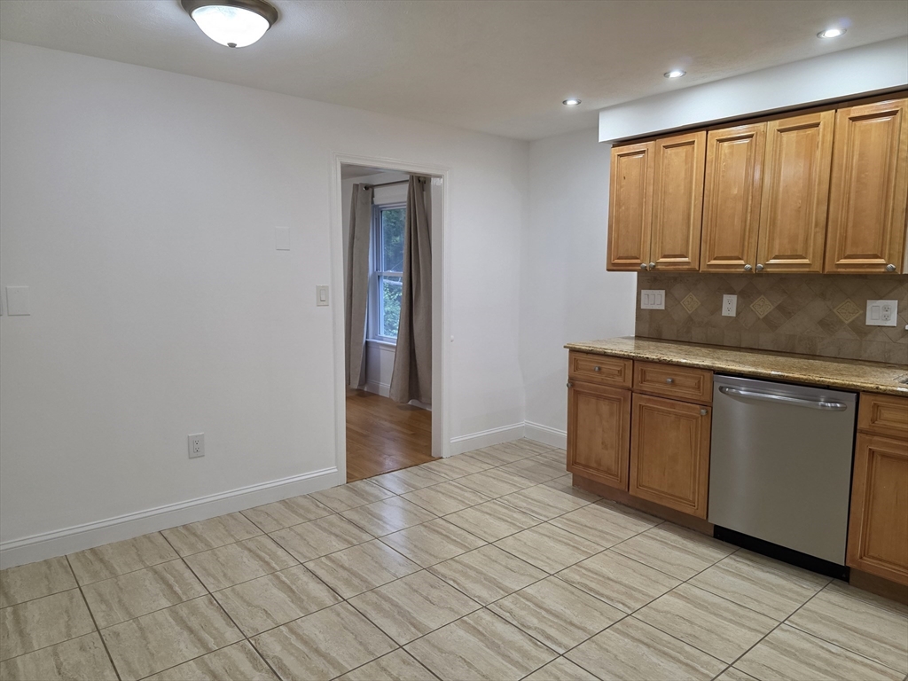 3 bed, 3 bath apartment for rent at 4 Hickey Dr, Framingham — photo 12 of 30
