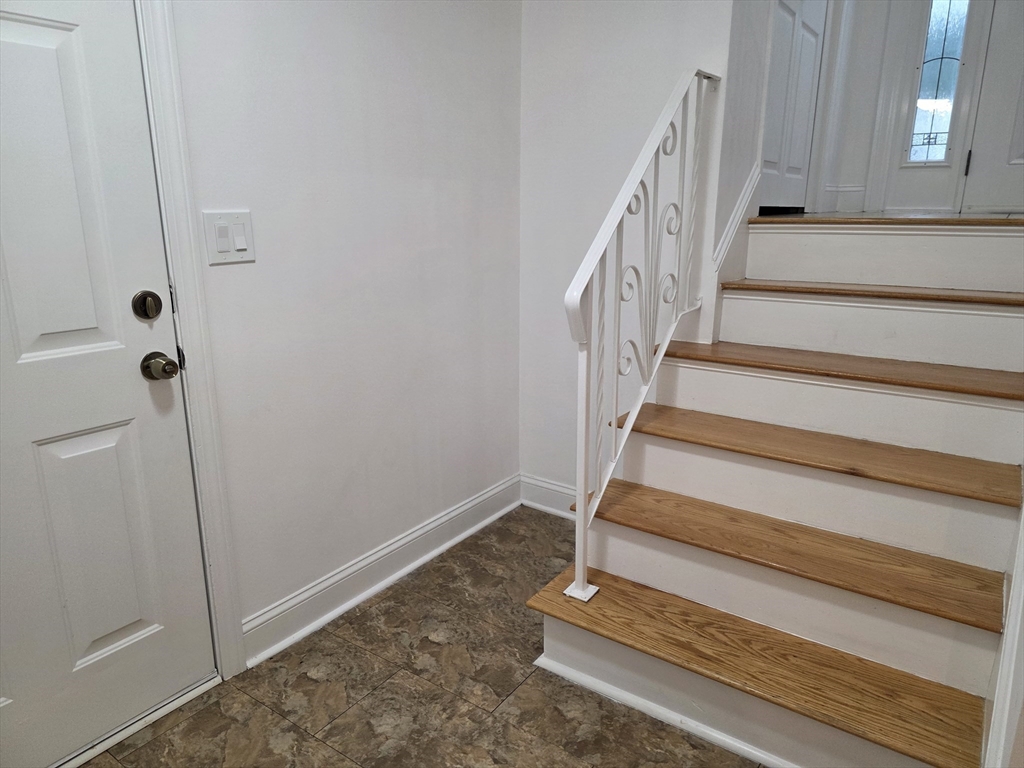 3 bed, 3 bath apartment for rent at 4 Hickey Dr, Framingham — photo 25 of 30