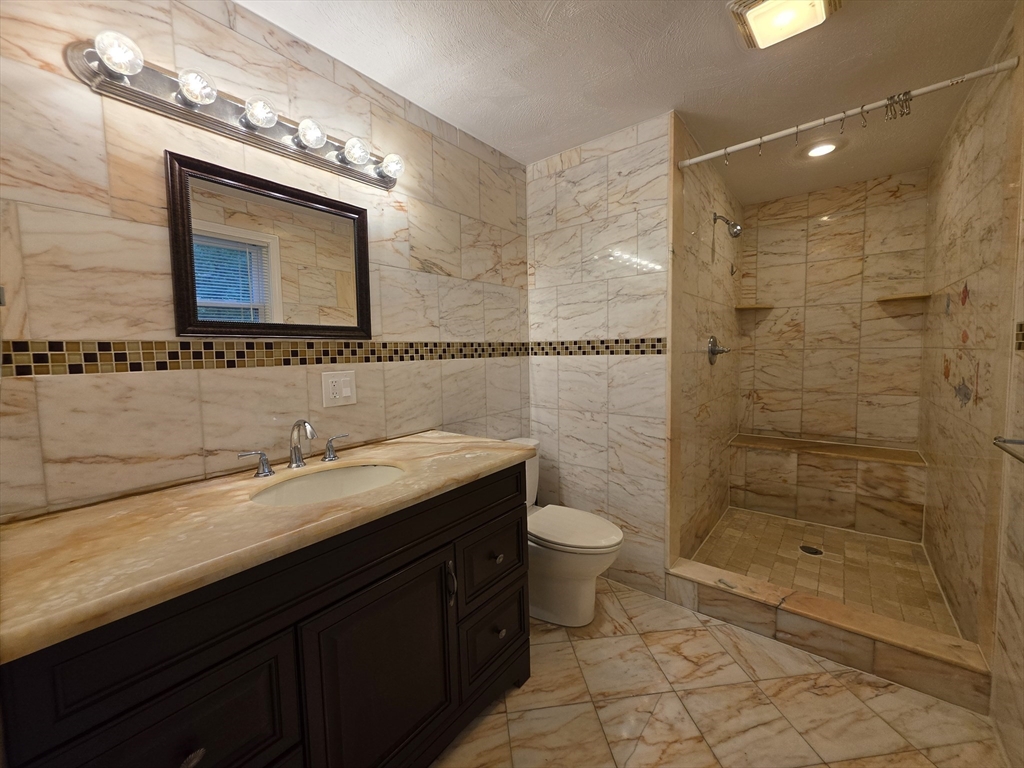 3 bed, 3 bath apartment for rent at 4 Hickey Dr, Framingham — photo 19 of 30