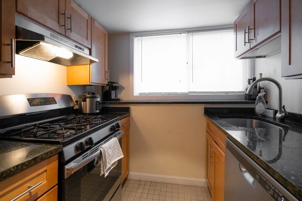 Studio bed, 1 bath apartment for rent at 4 Hingham St Unit B, Inman Square — photo 3 of 9
