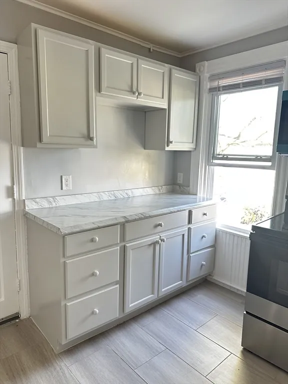 3 bed, 1 bath apartment for rent at 4 Howard Ave Unit 2, Attleboro — photo 2 of 17