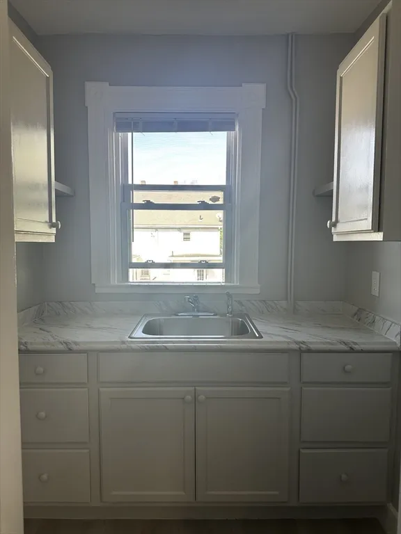 3 bed, 1 bath apartment for rent at 4 Howard Ave Unit 2, Attleboro — photo 6 of 17