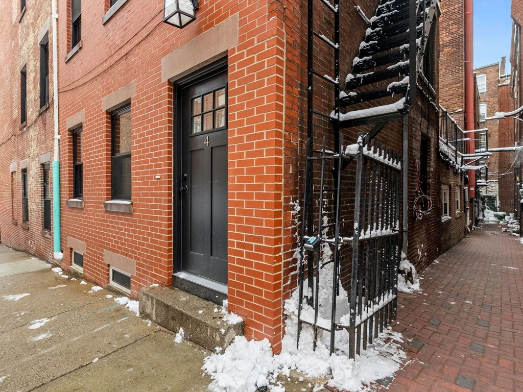 1 bed, 1 bath apartment for rent at 4 Hull St Unit 1, North End — photo 10 of 11