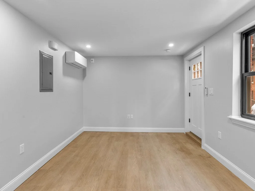 1 bed, 1 bath apartment for rent at 4 Hull St Unit 1, North End — photo 3 of 11