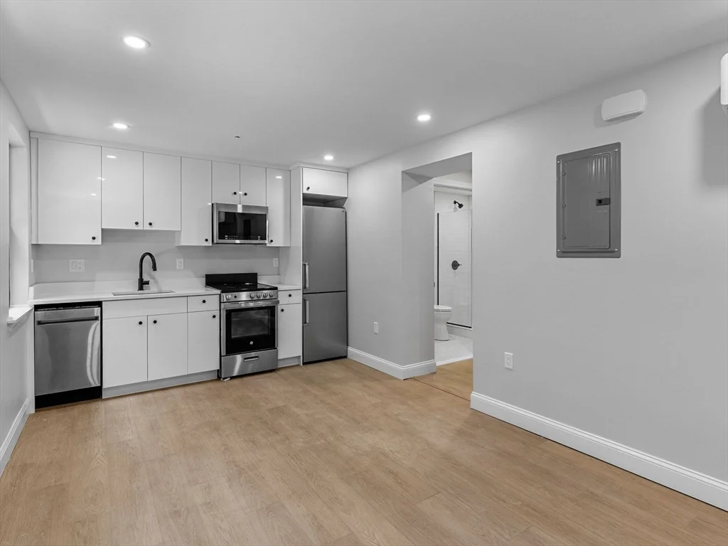 1 bed, 1 bath apartment for rent at 4 Hull St Unit 1, North End — photo 2 of 11
