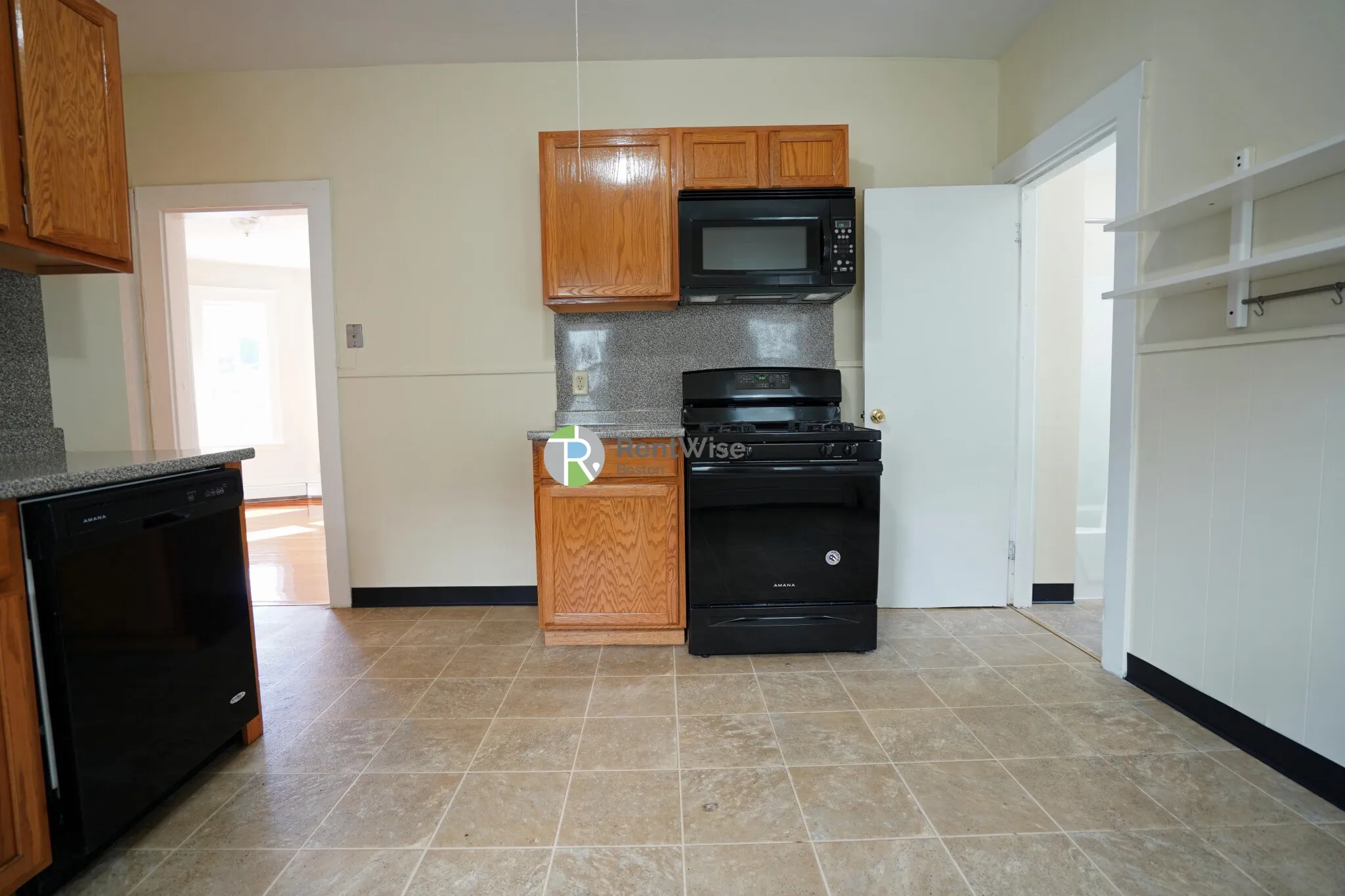 3 bed, 2 bath apartment for rent at 4 Imrie Rd Unit 2, Brighton — photo 7 of 19