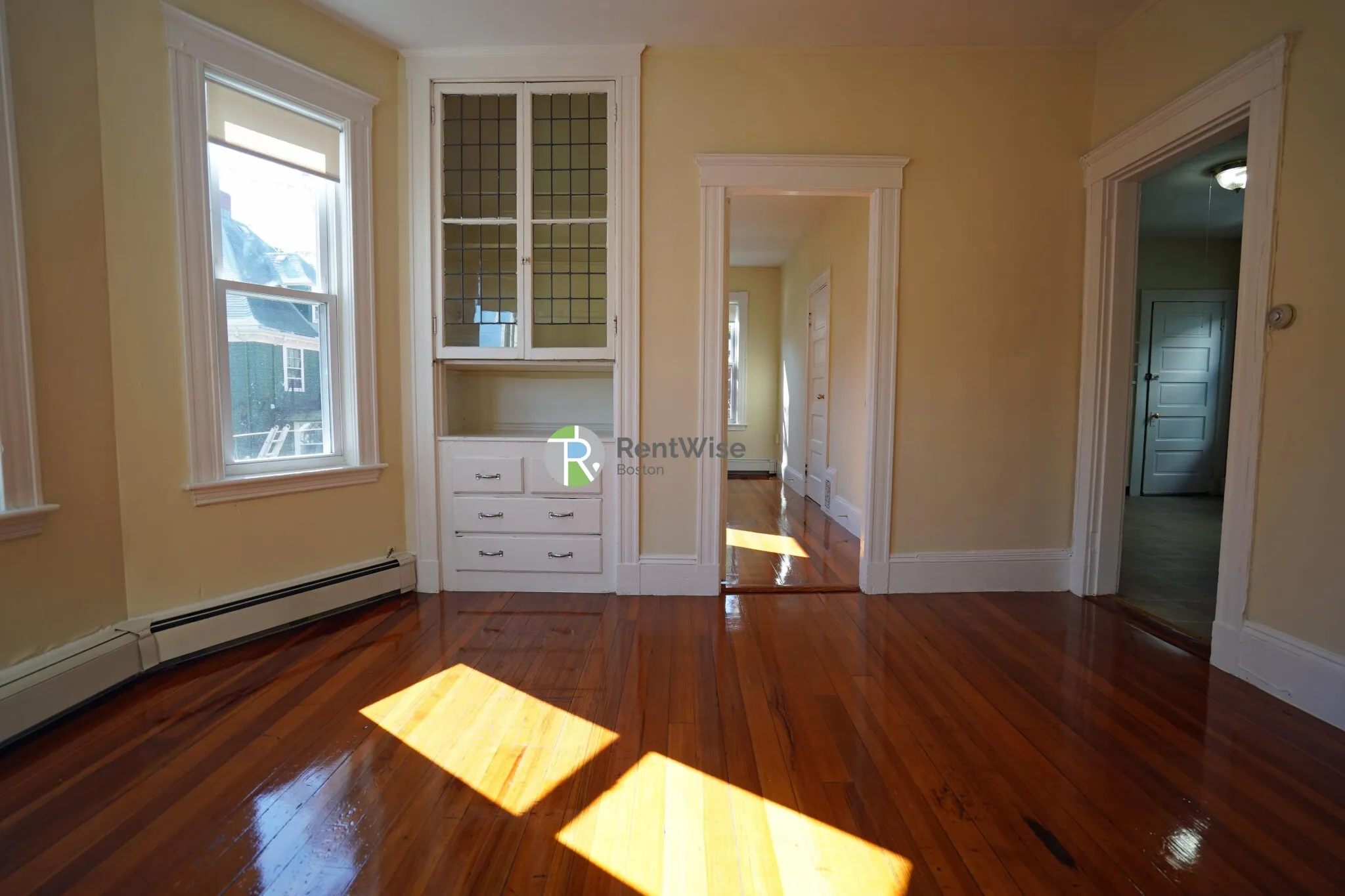 3 bed, 2 bath apartment for rent at 4 Imrie Rd Unit 2, Brighton — photo 4 of 19