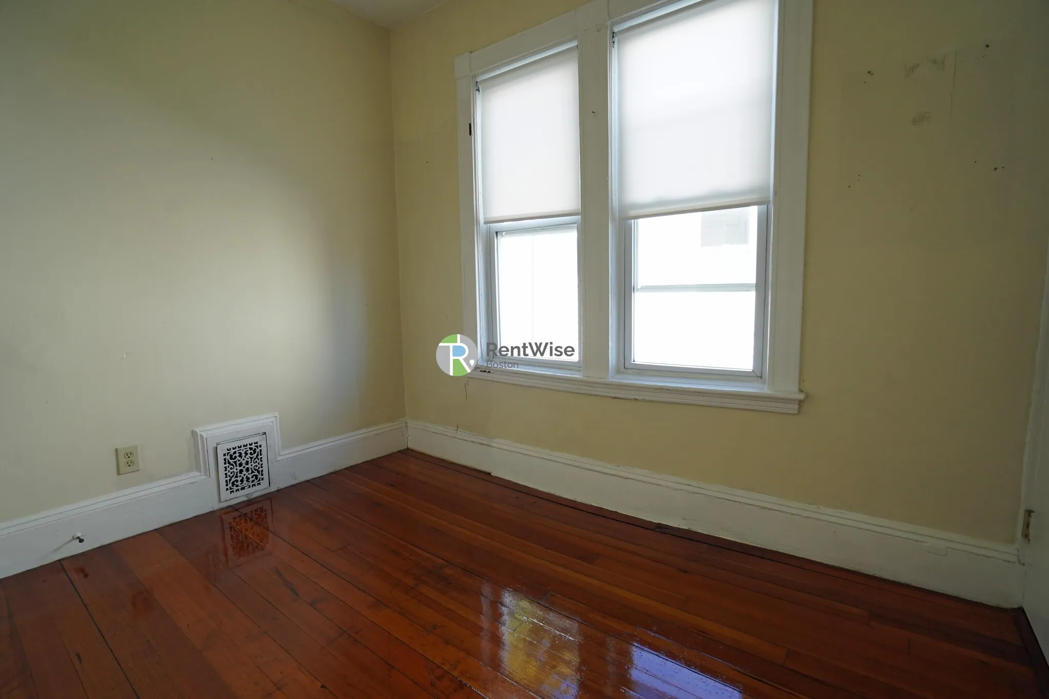 3 bed, 2 bath apartment for rent at 4 Imrie Rd Unit 3, Brighton — photo 13 of 20