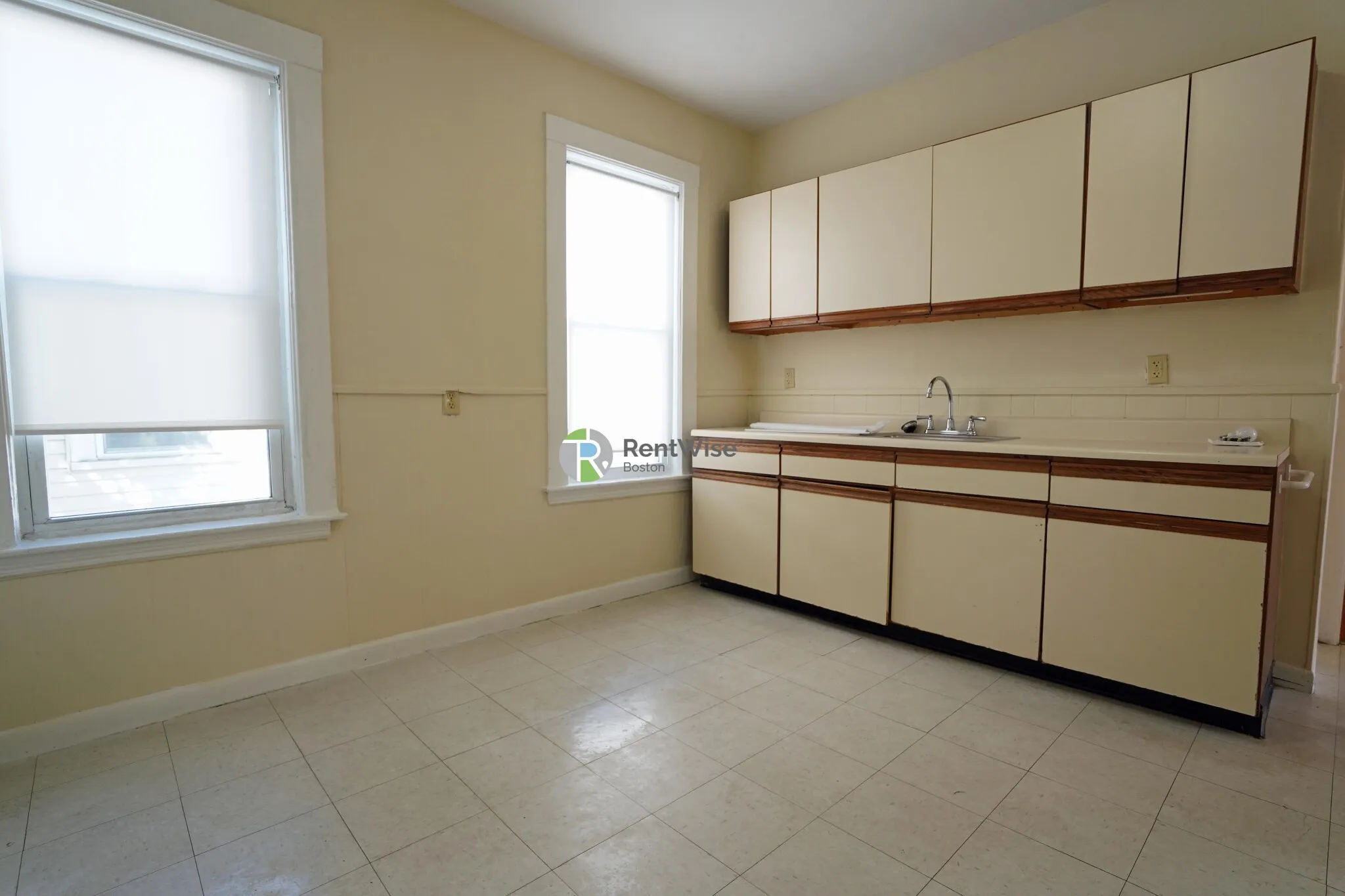3 bed, 2 bath apartment for rent at 4 Imrie Rd Unit 3, Brighton — photo 7 of 20