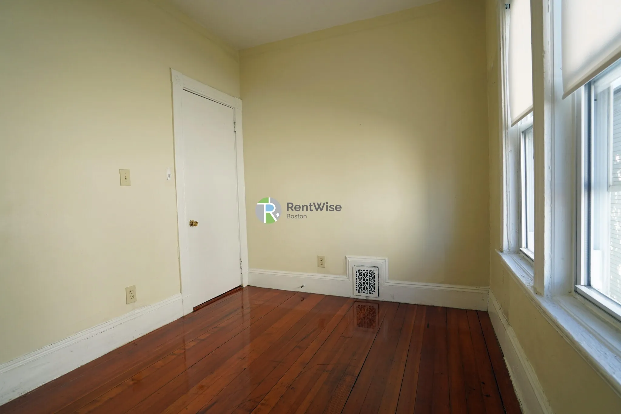 3 bed, 2 bath apartment for rent at 4 Imrie Rd Unit 3, Brighton — photo 10 of 20