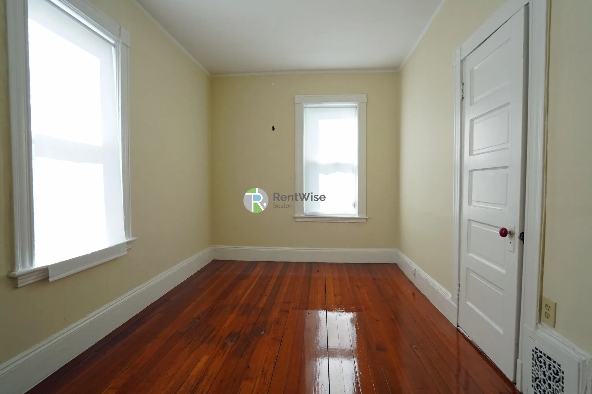 3 bed, 2 bath apartment for rent at 4 Imrie Rd Unit 3, Brighton — photo 14 of 20