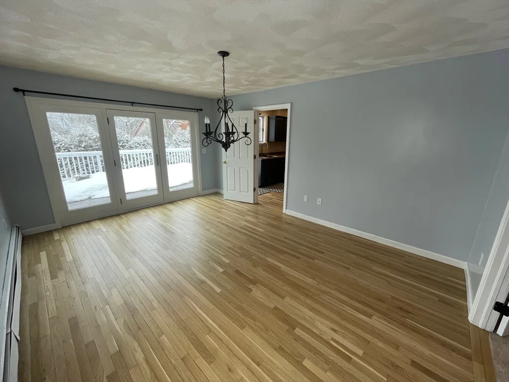 3 bed, 2 bath apartment for rent at 4 Indiana Ave Unit 4, Woburn — photo 6 of 26