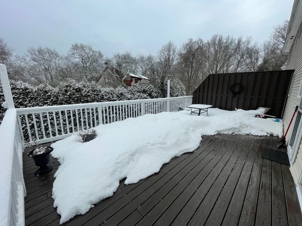 3 bed, 2 bath apartment for rent at 4 Indiana Ave Unit 4, Woburn — photo 23 of 26