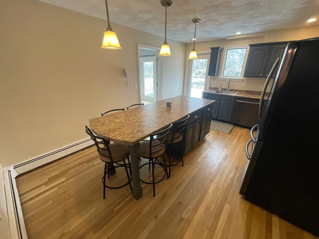 3 bed, 2 bath apartment for rent at 4 Indiana Ave Unit 4, Woburn — photo 11 of 26