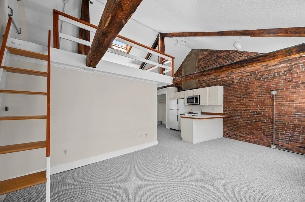 Studio bed, 1 bath apartment for rent at 4 Inn St Unit 4A, Newburyport — photo 13 of 24