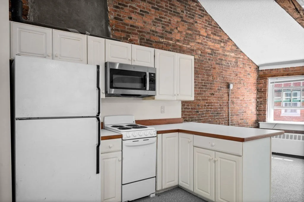 Studio bed, 1 bath apartment for rent at 4 Inn St Unit 4A, Newburyport — photo 9 of 24