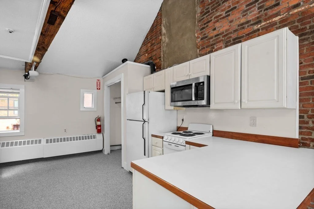 Studio bed, 1 bath apartment for rent at 4 Inn St Unit 4A, Newburyport — photo 10 of 24