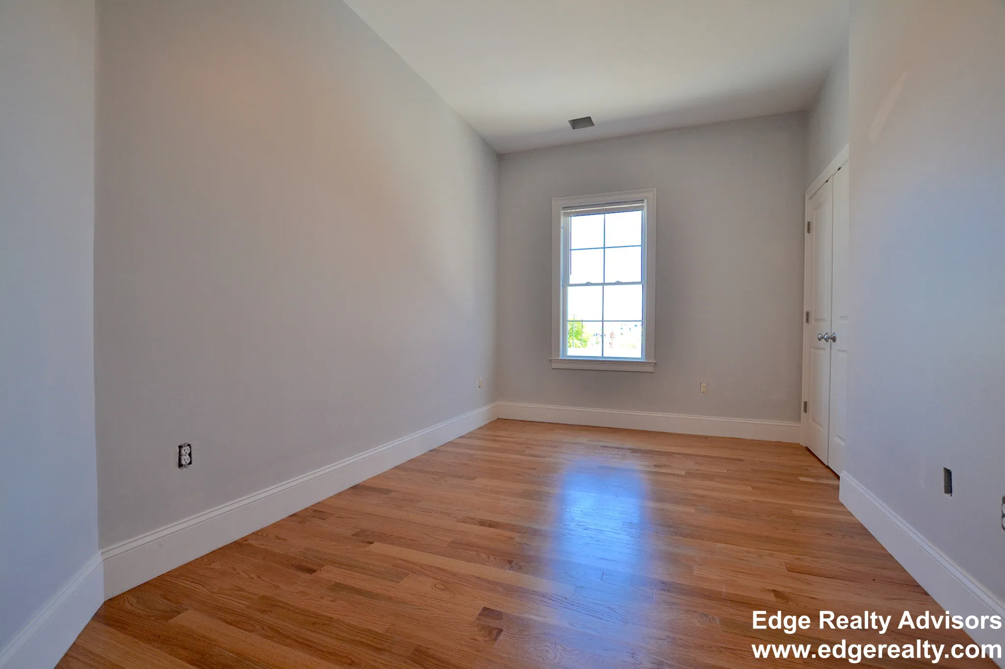 4 bed, 2 bath apartment for rent at 4 Islington St Unit 1, Allston — photo 7 of 9