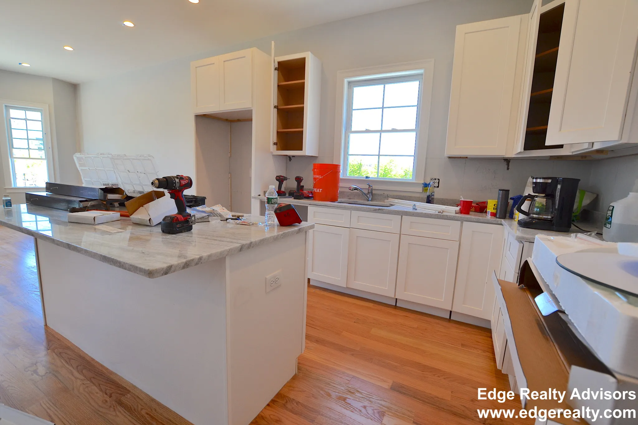 4 bed, 2 bath apartment for rent at 4 Islington St Unit 1, Allston — photo 2 of 9
