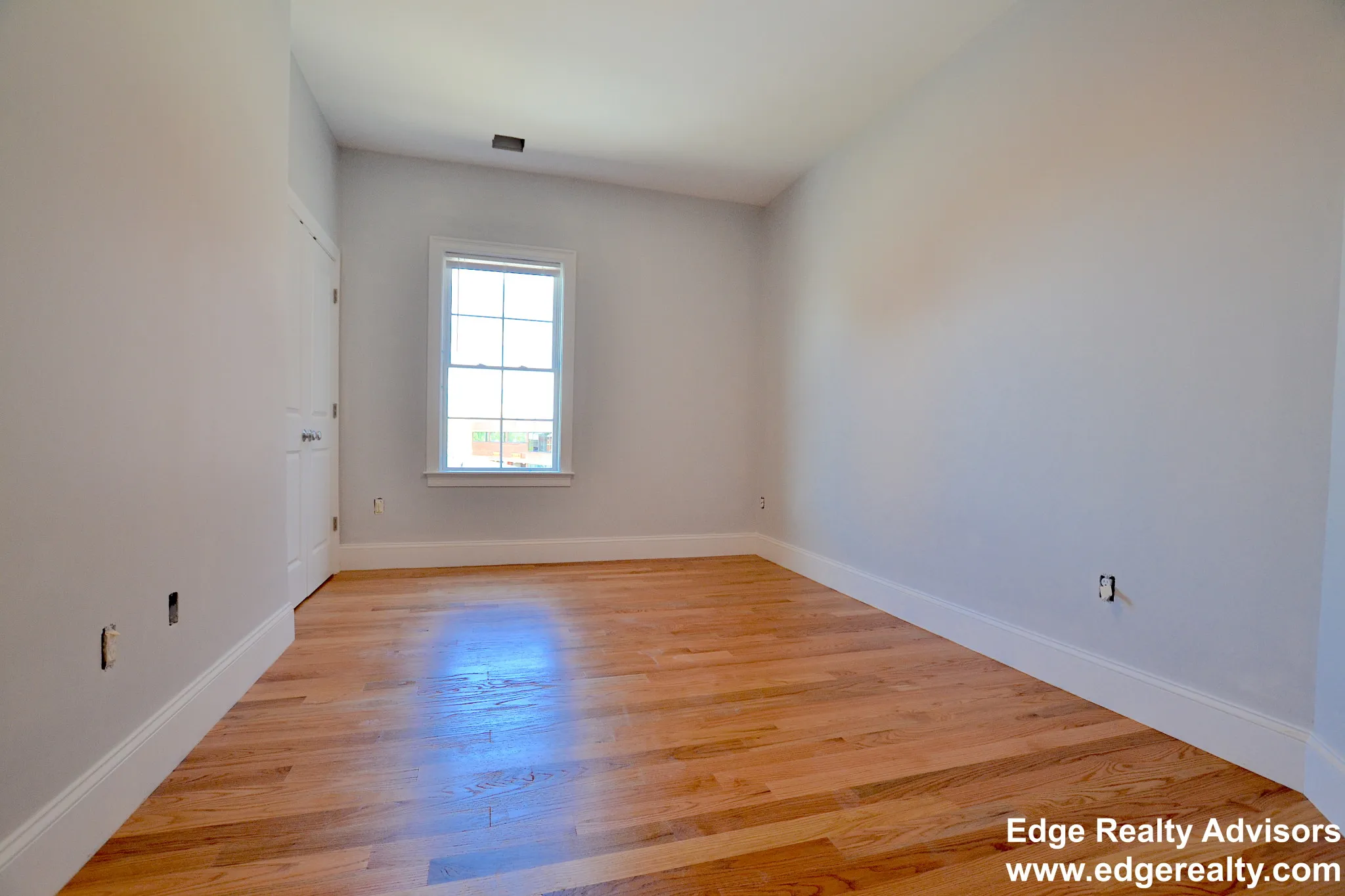 4 bed, 2 bath apartment for rent at 4 Islington St Unit 1, Allston — photo 8 of 9
