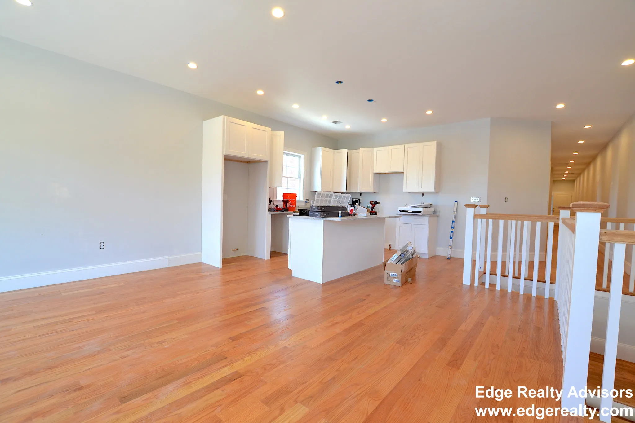 4 bed, 2 bath apartment for rent at 4 Islington St Unit 1, Allston — photo 1 of 9