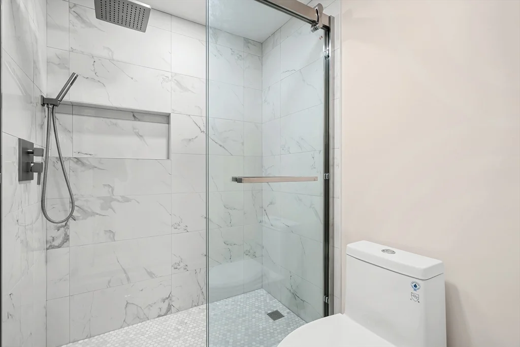 1 bed, 1 bath apartment for rent at 4 Jericho Rd Unit 4C, Weston — photo 7 of 9