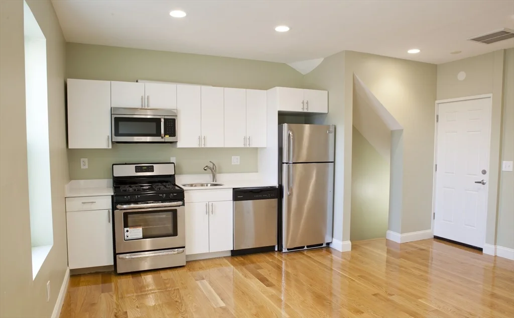 3 bed, 1 bath apartment for rent at 4 Kearsarge Unit 1, Roxbury