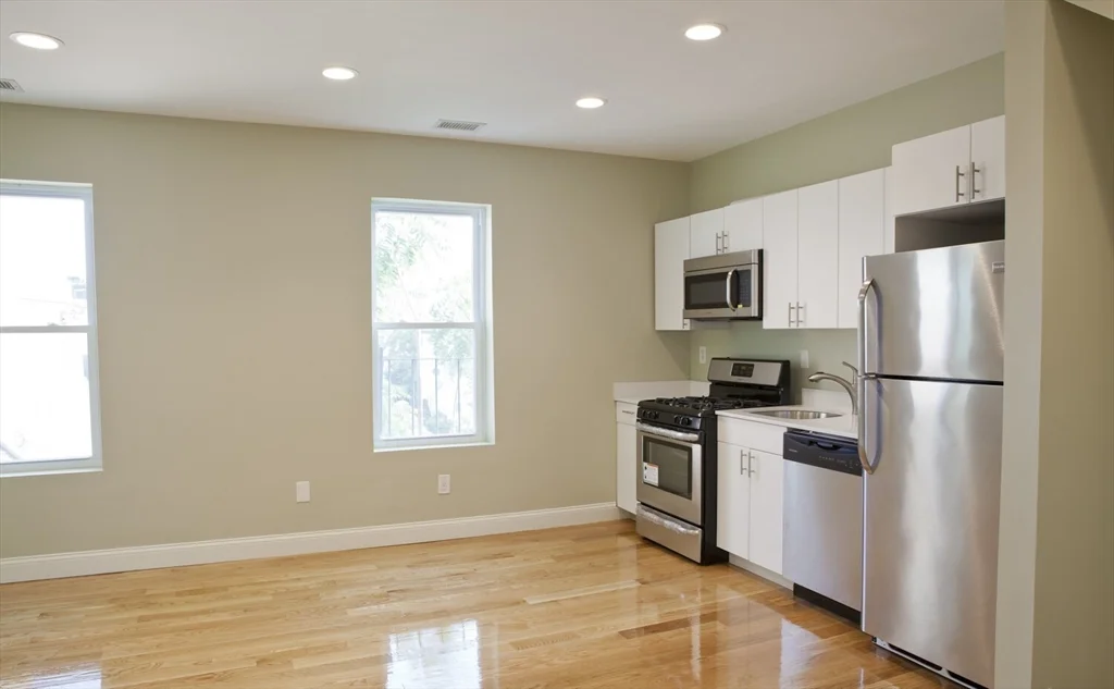 3 bed, 1 bath apartment for rent at 4 Kearsarge Unit 1, Roxbury — photo 2 of 10