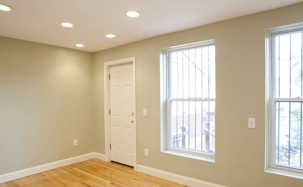 3 bed, 1 bath apartment for rent at 4 Kearsarge Unit 1, Roxbury — photo 4 of 10