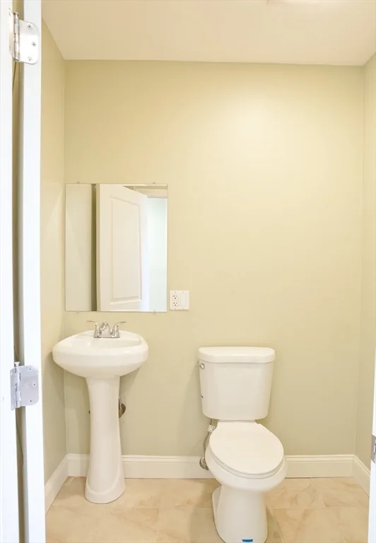 3 bed, 1 bath apartment for rent at 4 Kearsarge Unit 1, Roxbury — photo 5 of 10