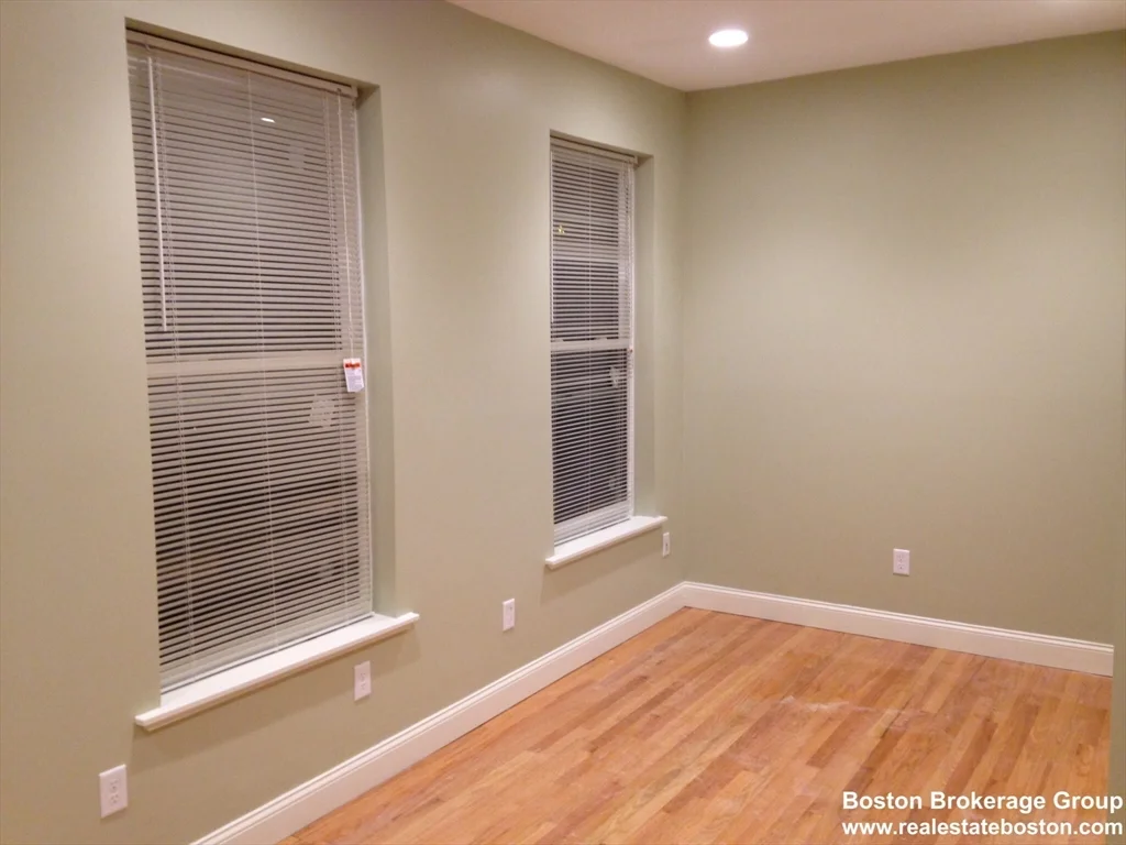 1 bed, 1 bath apartment for rent at 4 Kearsarge Unit 2, Roxbury — photo 4 of 6