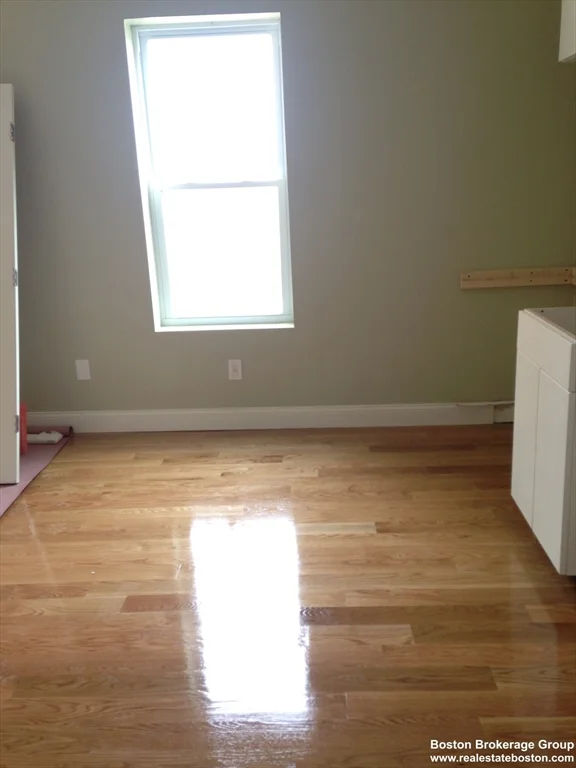 1 bed, 1 bath apartment for rent at 4 Kearsarge Unit 2, Roxbury — photo 2 of 6